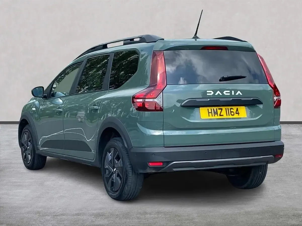 Used Dacia Jogger Expression 110 HP (80 kW) 2025 Green MPV