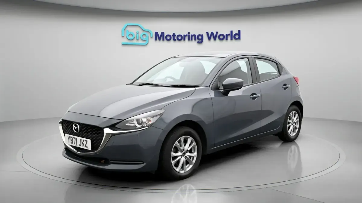 Begagnad Mazda 2 74 HK (54 kW) 2022 Grå Halvkombi