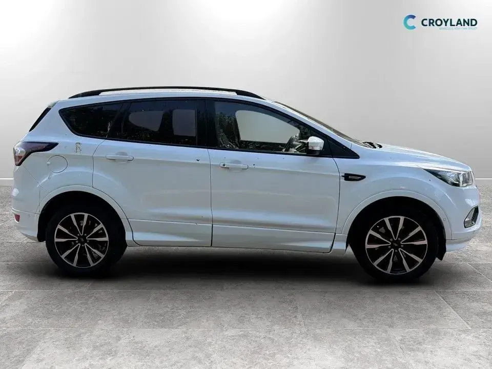 Usado Ford Kuga ST-Line 150 HP (110 kW) 2019 Branco SUV