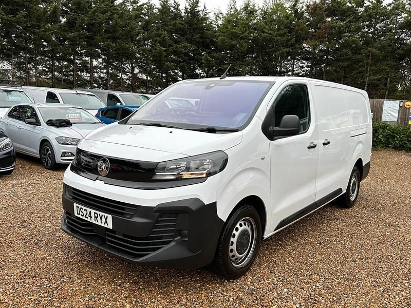 Used Vauxhall Vivaro 100 HP (73 kW) 2023 White MPV
