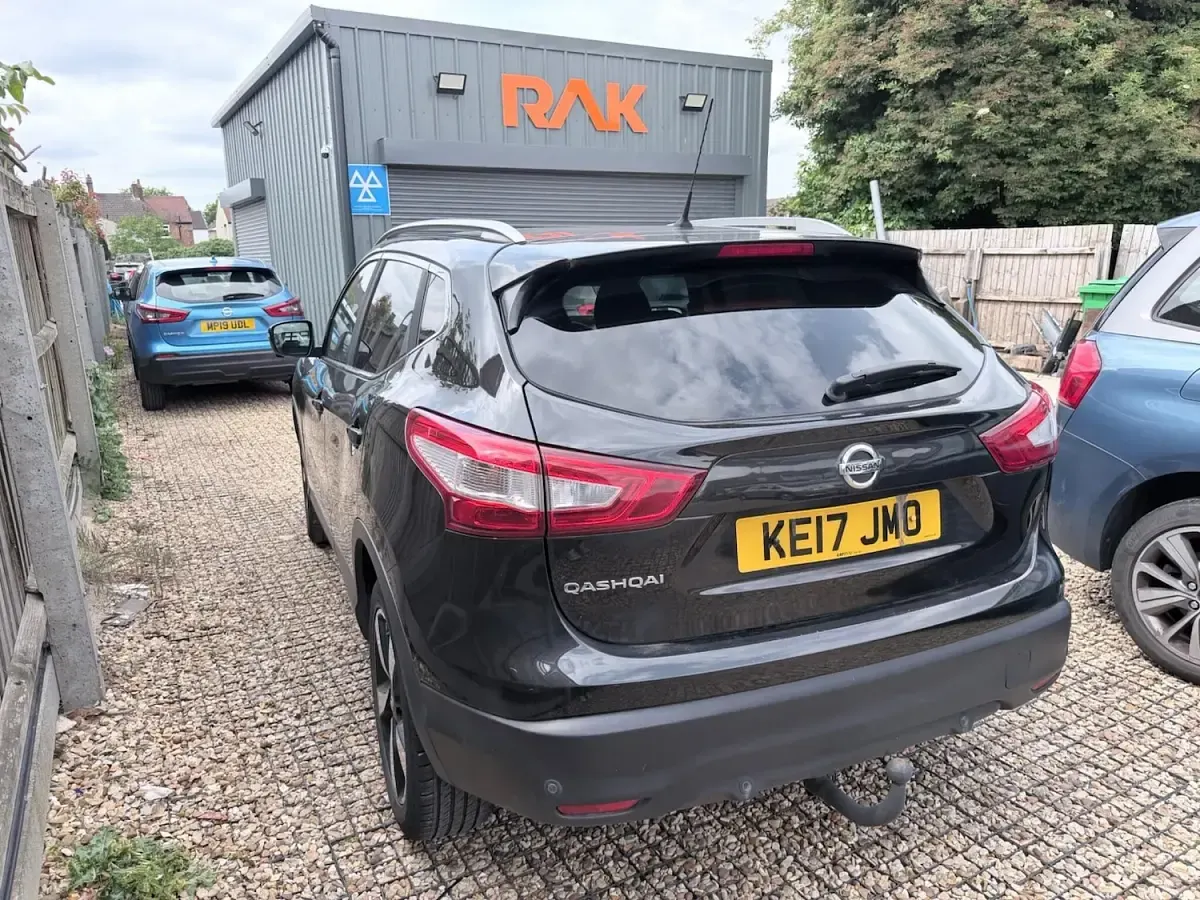 Used Nissan Qashqai N-Connecta 2017 Black SUV