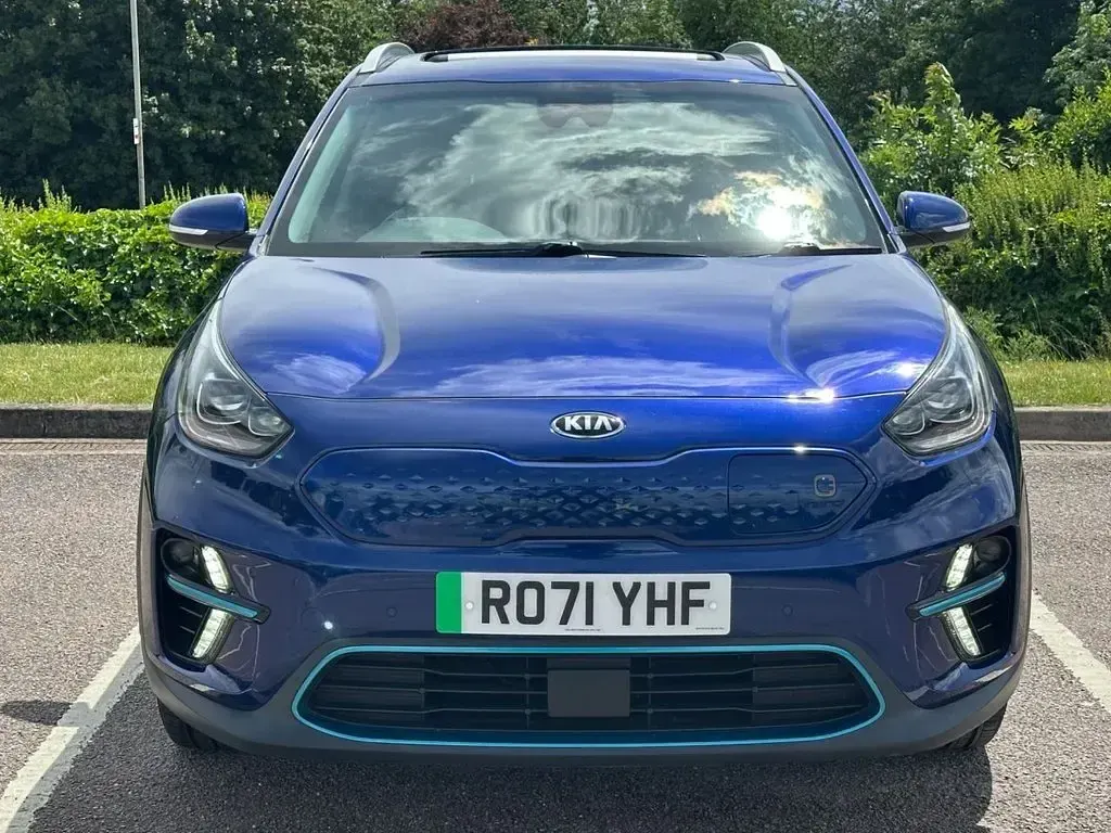 Used Kia Niro 147 kW (201 HP) 2021 Blue SUV