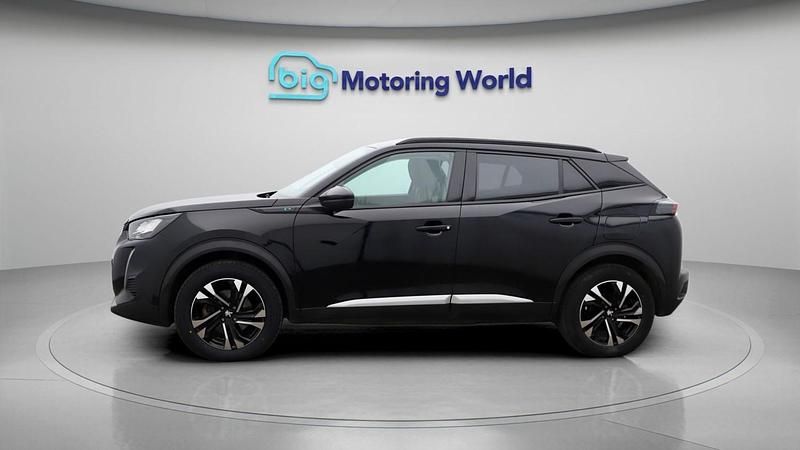 Used Peugeot e-2008 Allure+ 98 kW (134 HP) 2022 Black SUV