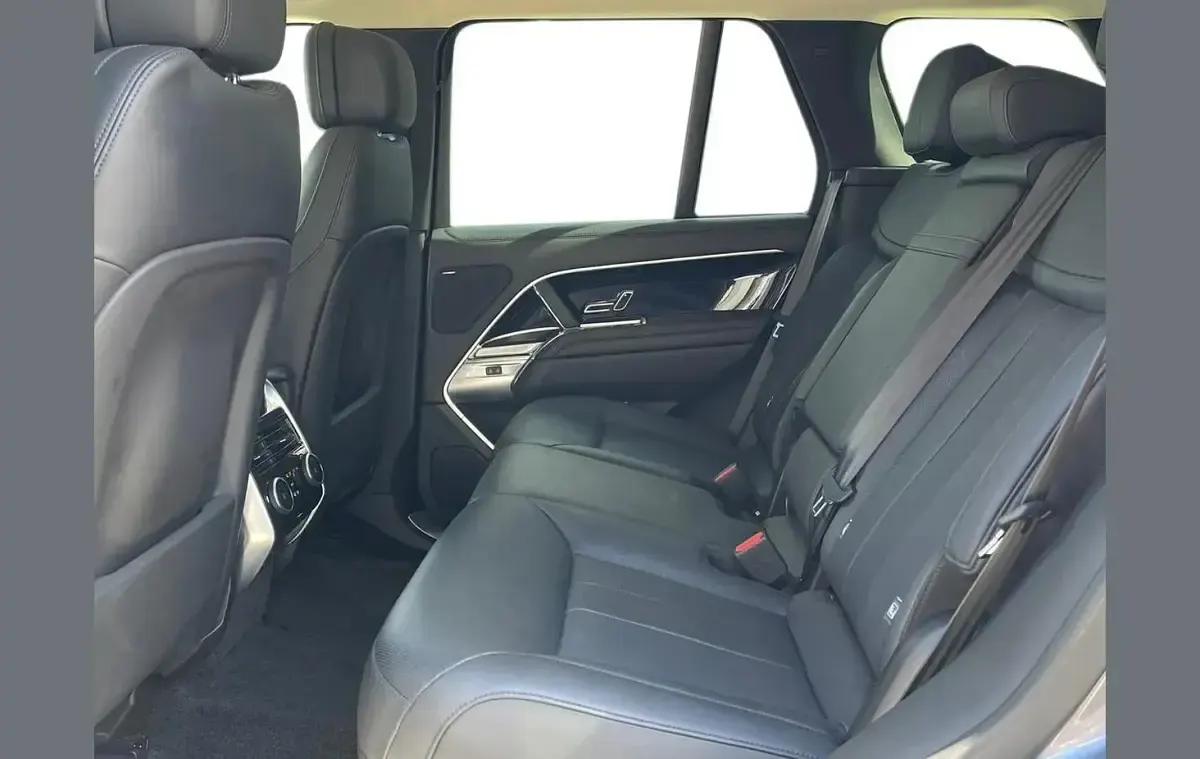 Used Land Rover Range Rover SE 344 HP (253 kW) 2024 Grey SUV