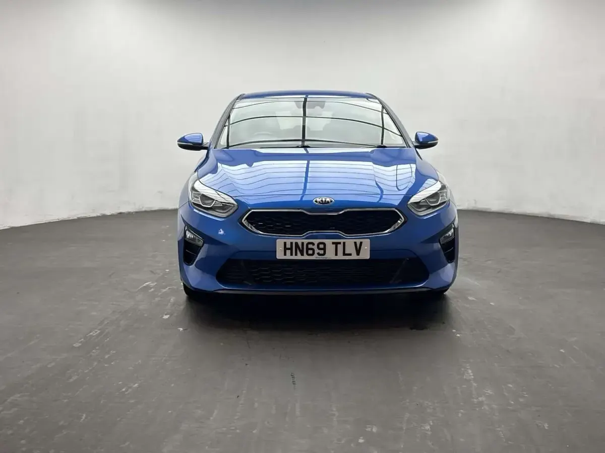 Used Kia Ceed 138 HP (101 kW) 2019 Blue Hatchback
