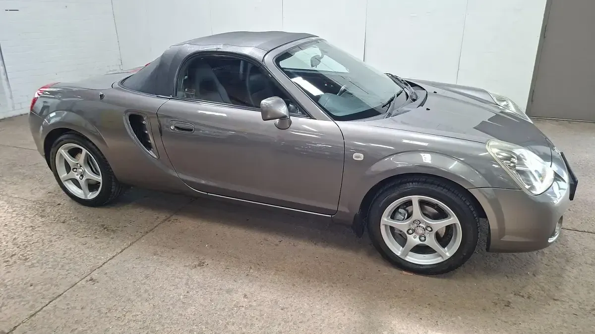 Used Toyota MR2 2004 Silver Cabriolet