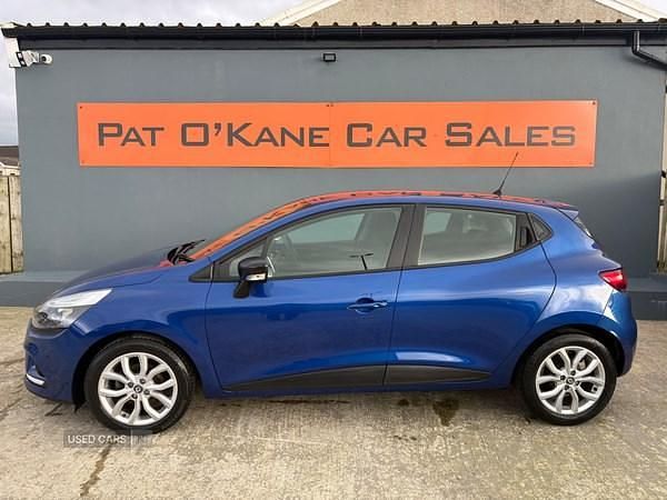 Used Renault Clio IV Play 90 HP (66 kW) 2017 Blue Hatchback