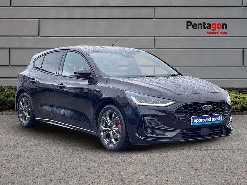 Black Used 2024 Ford Focus ST-Line Hatchback | £18,295 (Fair price) - Image 1/4
