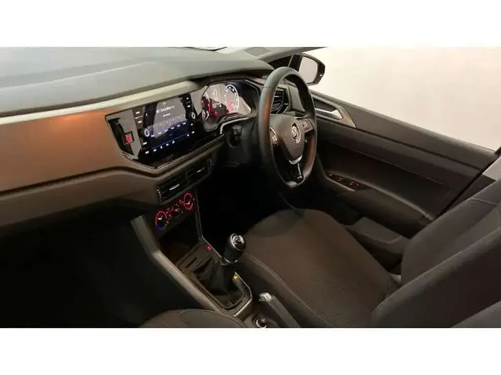 Used VW Polo SE 65 HP (47 kW) 2018 Hatchback