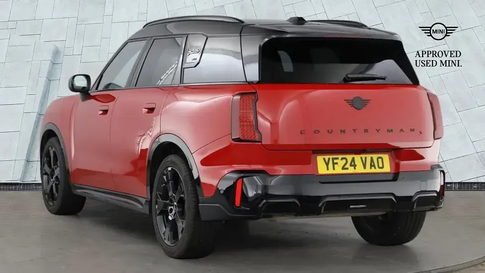 Used Mini Countryman 215 HP (158 kW) 2024 Red SUV