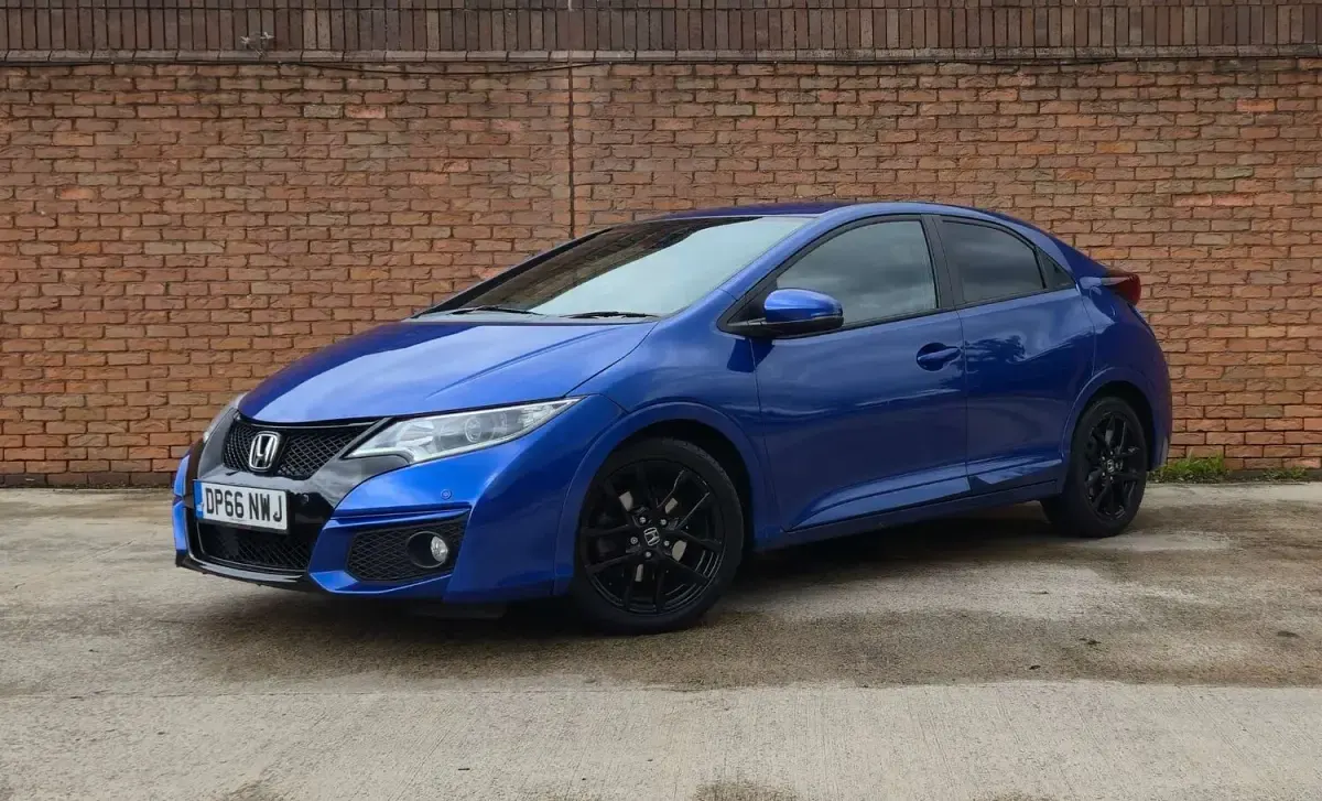 Used Honda Civic Sport 100 HP (73 kW) 2017 Blue Hatchback