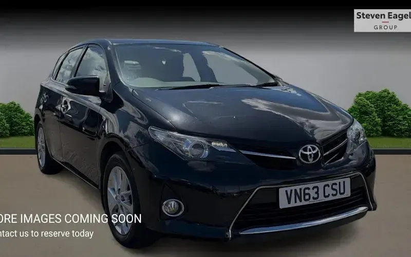 Used Toyota Auris 132 HP (97 kW) 2014 Hatchback