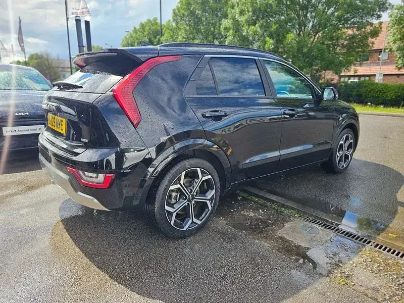 Used Kia Niro 2025 Phantom black SUV