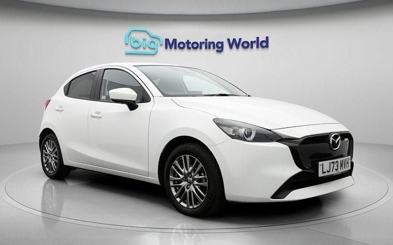 Used Mazda 2 Exclusive-Line 90 HP (66 kW) 2024 White Hatchback