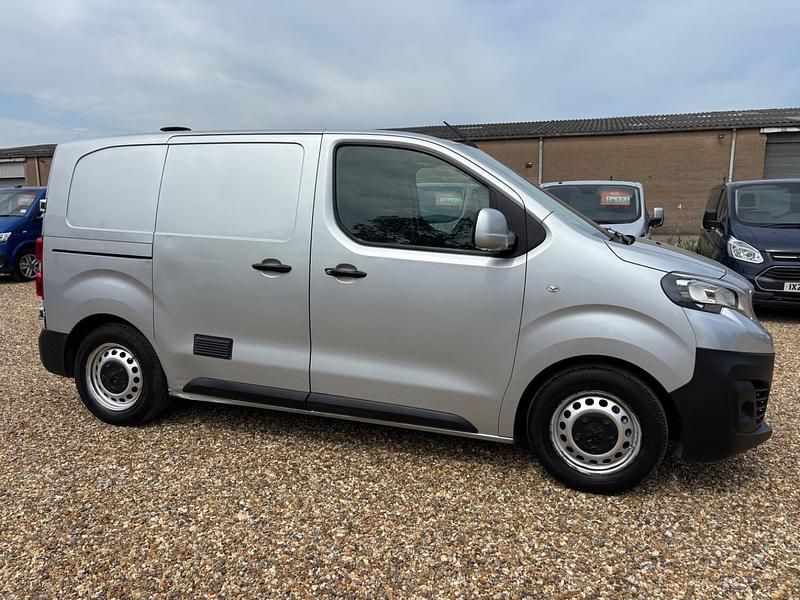 Used Peugeot Expert 2017 Silver Van