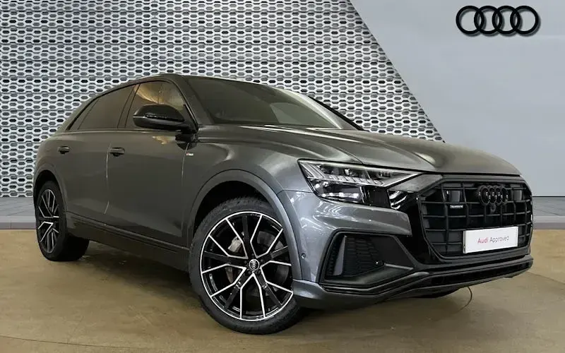 Begagnad Audi Q8 Advanced 286 HK (210 kW) 2023 SUV