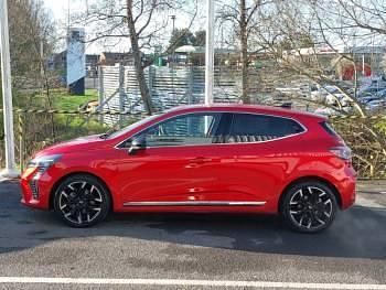 Used Renault Clio V Techno 143 HP (105 kW) 2024 Red Hatchback