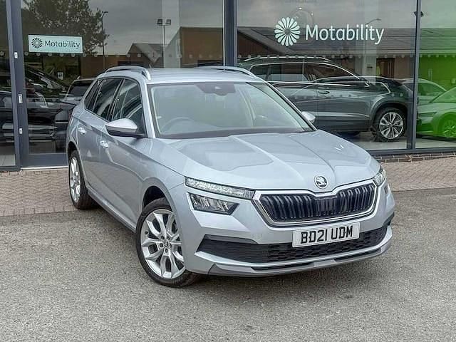Brilliant silver metallic Used 2021 Skoda Kamiq SE L SUV | £15,724 (Fair price) - Image 1/4
