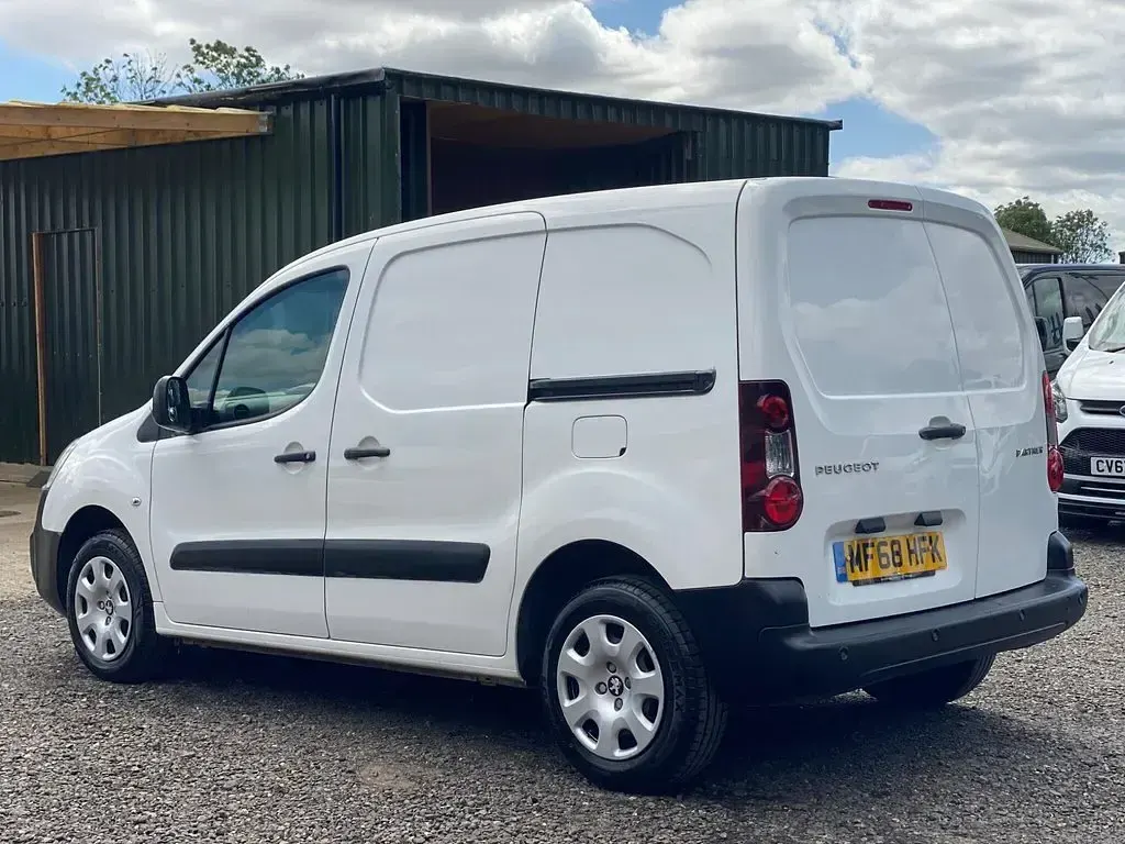 Used Peugeot Partner 2018 White