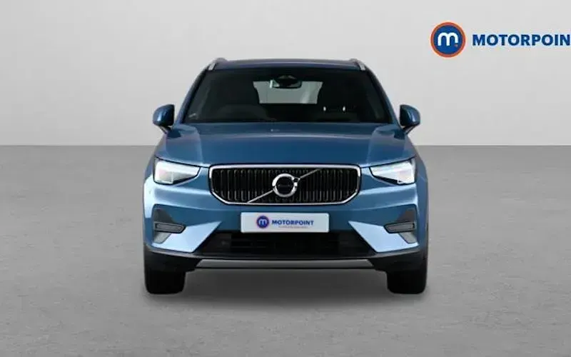 Used Volvo XC40 Core 163 HP (119 kW) 2026 SUV