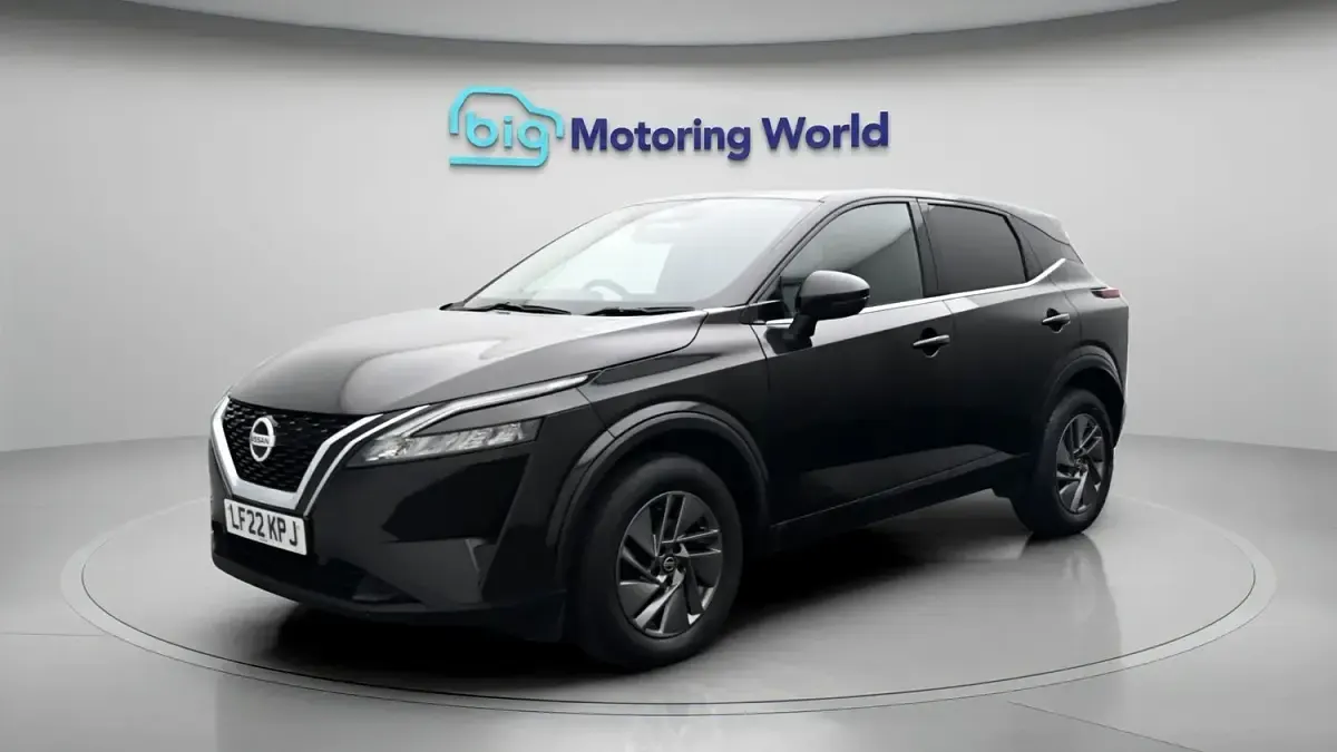 Used Nissan Qashqai Acenta Premium 140 HP (102 kW) 2022 Black SUV