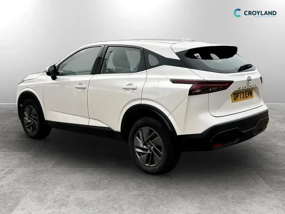 Used Nissan Qashqai Acenta Premium 2023 White SUV