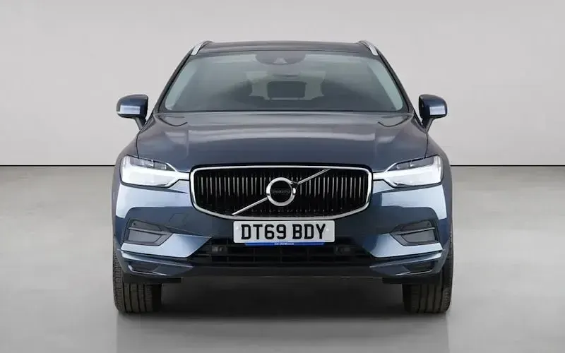 Used Volvo XC60 190 HP (139 kW) 2019 Blue SUV