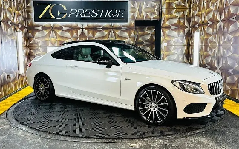 Usado Mercedes C43 AMG Premium Plus 367 HP (269 kW) 2017 Coupé