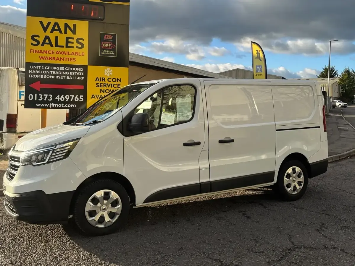 Used Renault Trafic Business 2022 White MPV