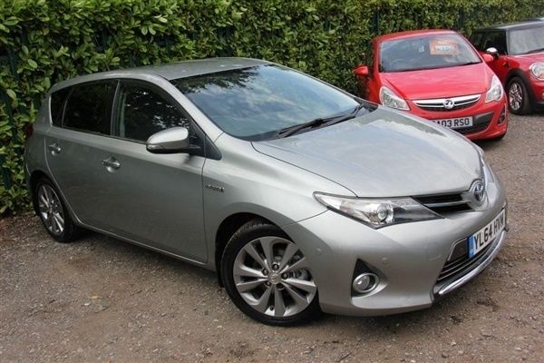 Grey Used 2015 Toyota Auris Hatchback | £9,000 (Fair price) - Image 1/1