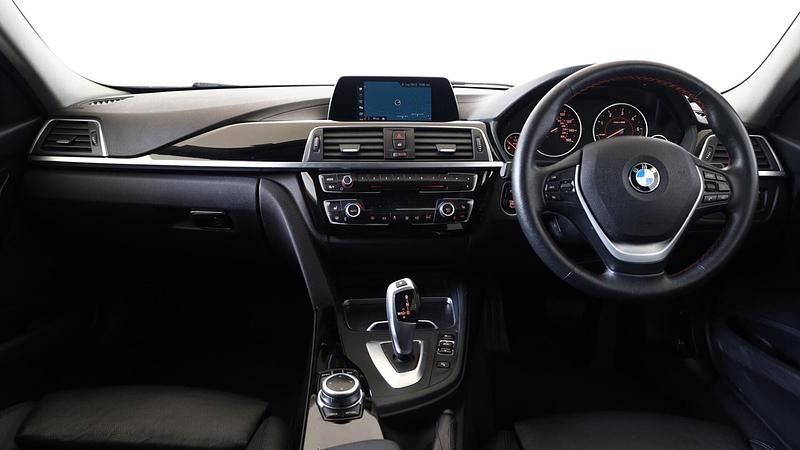 Used BMW 318 Sport Line 148 HP (108 kW) 2019 White Estate