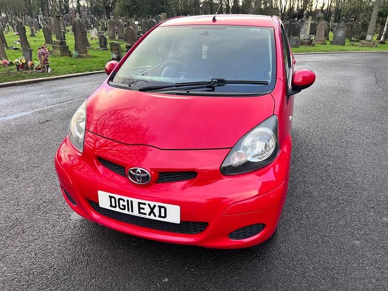 Begagnad Toyota Aygo 2011 Röd Halvkombi