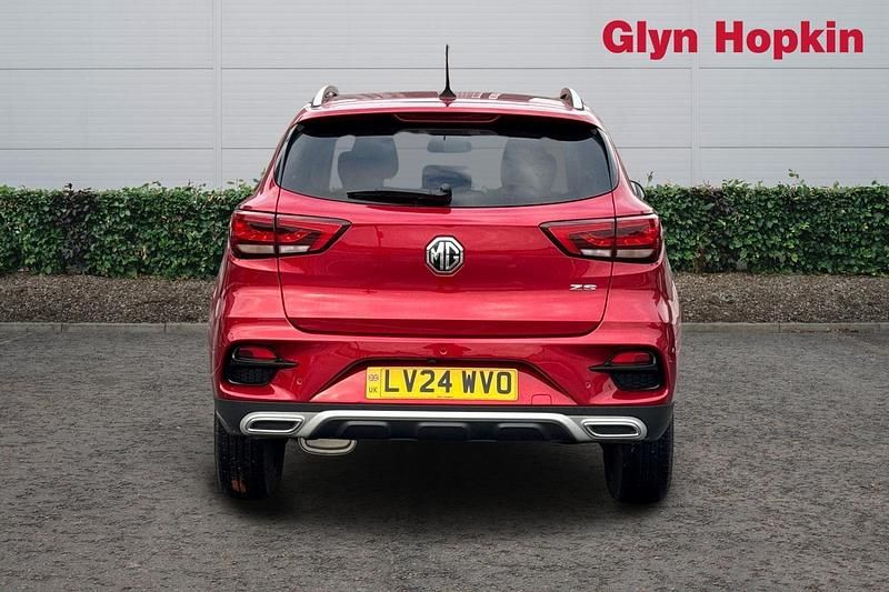 Used MG ZS Exclusive 2024 Red Hatchback