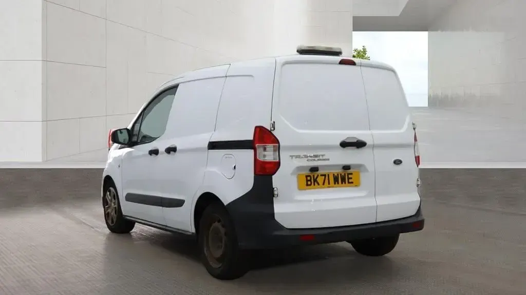 Used Ford Transit Courier Trend 75 HP (55 kW) 2021 White Van