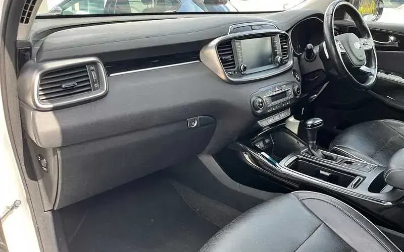 Used Kia Sorento GT-Line 200 HP (147 kW) 2019 White SUV