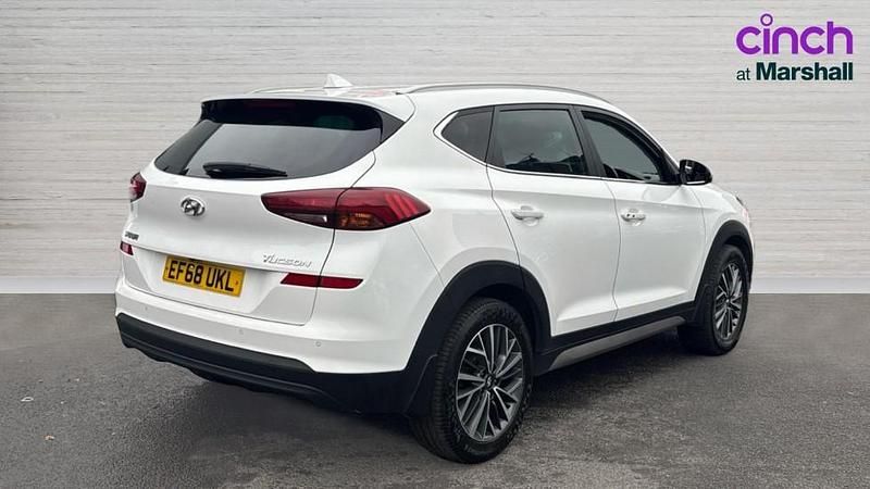 Used Hyundai Tucson Premium 132 HP (97 kW) 2019 White SUV