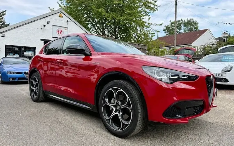 Used Alfa Romeo Stelvio Veloce 280 HP (205 kW) 2023 Red SUV
