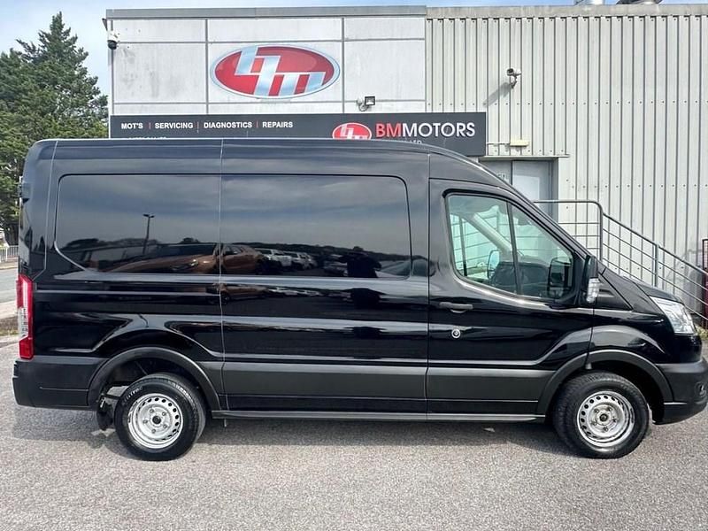 Usado Ford Transit Trend 130 CV (95 kW) 2021 Negro Van