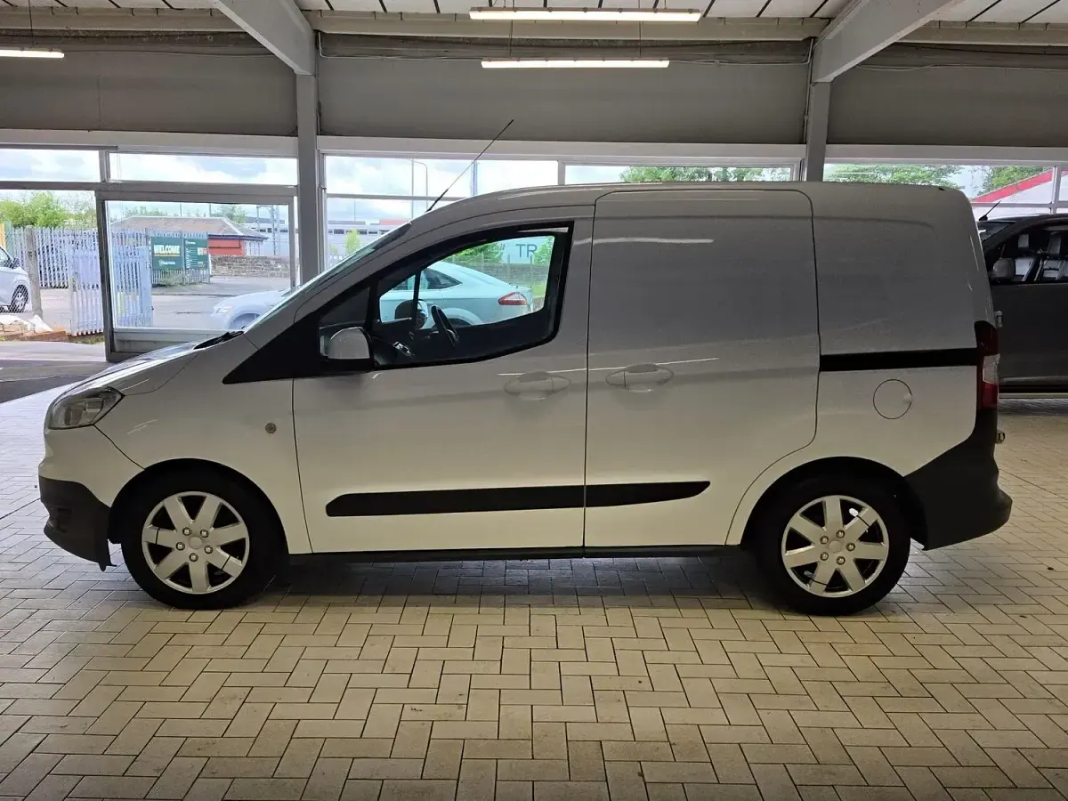 Used Ford Transit Trend 2017 White Van