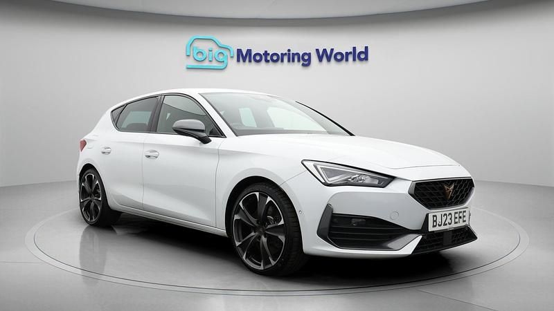 Used 2023 Cupra Leon VZ2 | £20,400 (Good price) - Image 1/4