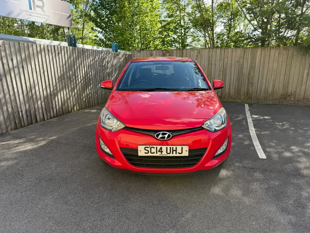 Used Hyundai i20 Active 2014 Red Hatchback