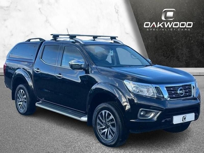 Black Used 2018 Nissan Navara Tekna Pickup | £15,995 (Fair price) - Image 1/4