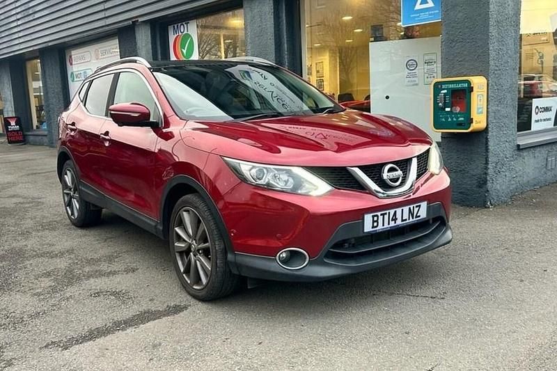 Red Used 2014 Nissan Qashqai S SUV | £7,995 (Fair price) - Image 1/1