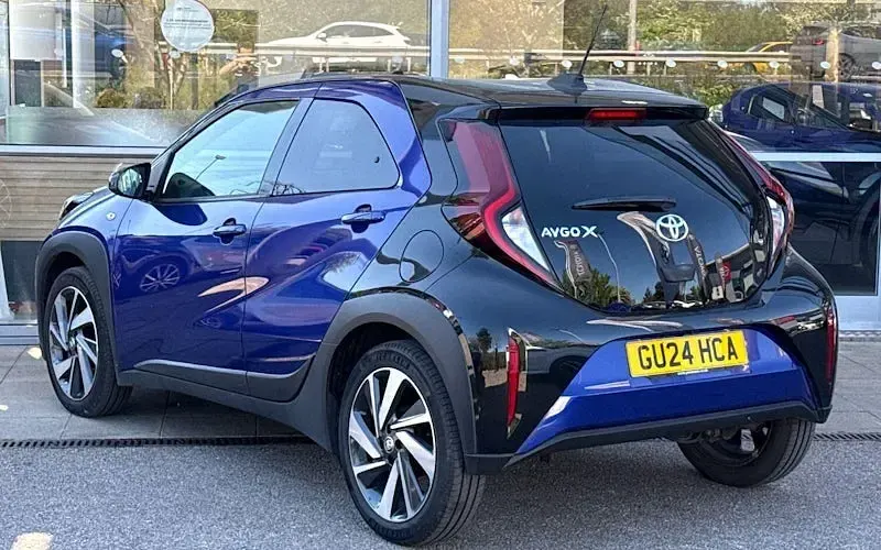 Used Toyota Aygo X 72 HP (52 kW) 2024 Blue SUV