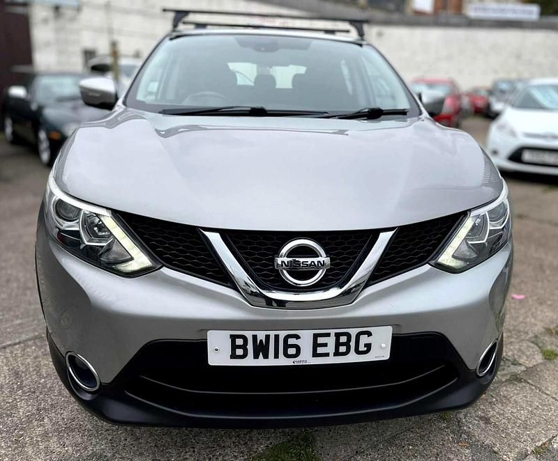Used Nissan Qashqai Acenta 110 HP (80 kW) 2016 Silver SUV