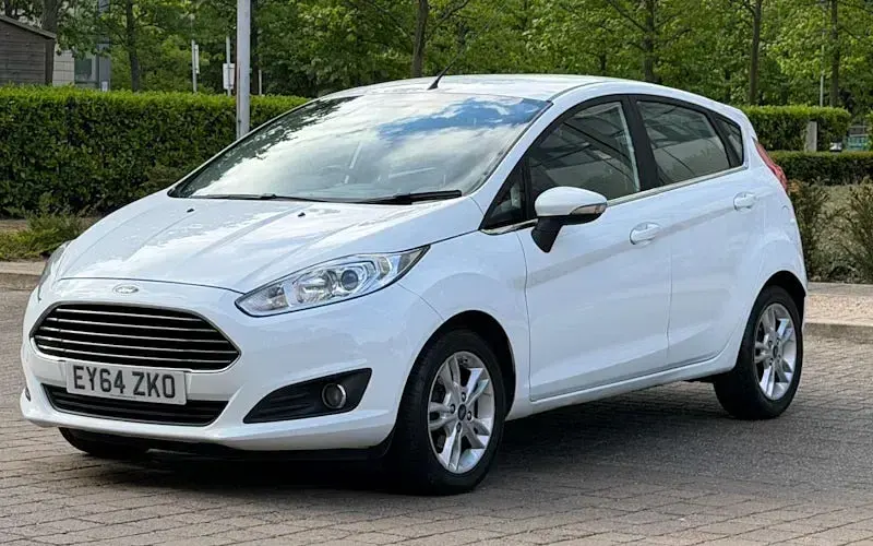 Usado Ford Fiesta Zetec 101 HP (74 kW) 2017 Citadino