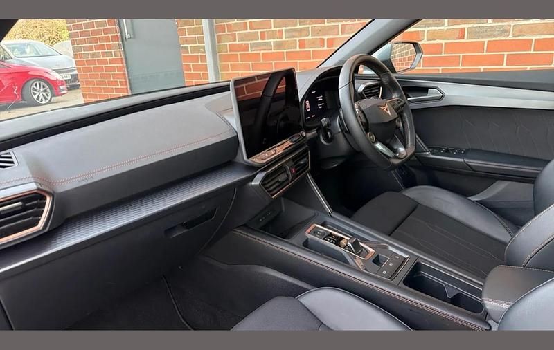 Used Cupra Leon 147 HP (108 kW) 2025 Grey Estate