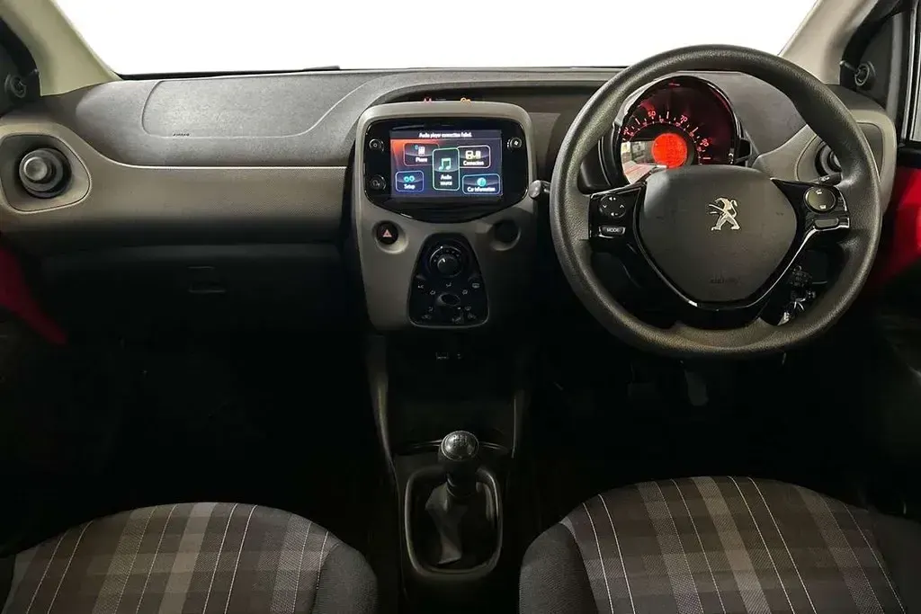 Used Peugeot 108 Active 71 HP (52 kW) 2019 Red Hatchback