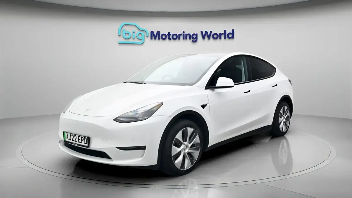 Used Tesla Model Y Long Range AWD 378 kW (514 HP) 2022 White SUV