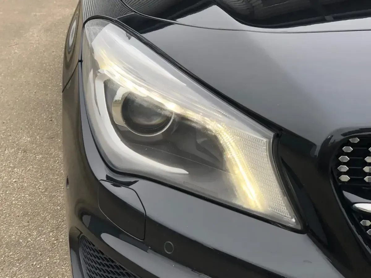 Usado Mercedes CLA220 AMG 2014 Preto Sedan